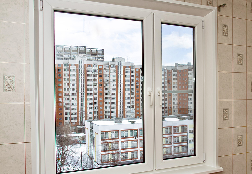 Двустворчатое окно ПВХ, система профиля KBE,  двухкамерный энергосберегающий стеклопакет